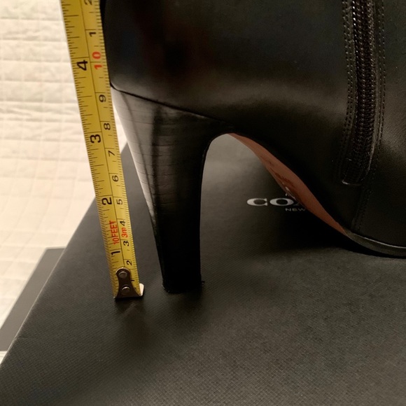 COACH LEATHER ANKLE BOOTS - Picture 4 of 6